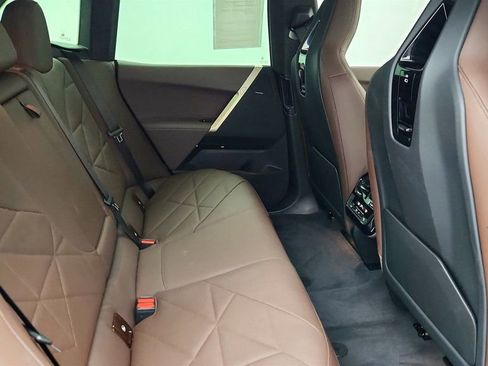 Used 2024 BMW iX xDrive50 w/ Premium Package image 22