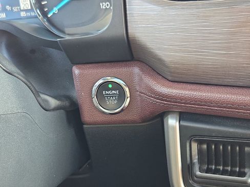 Used 2024 Ford Expedition Limited image 20