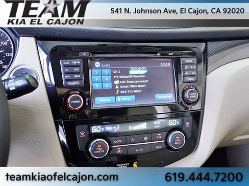 Used 2016 Nissan Rogue SL image 25