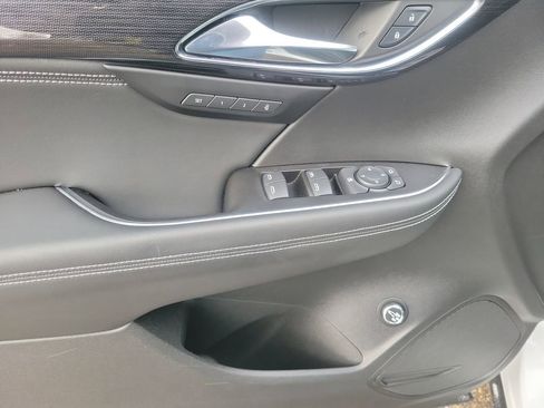 Used 2023 Buick Envision Essence image 30