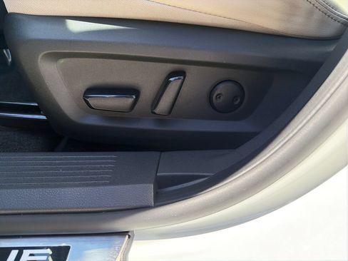Used 2023 Nissan Rogue SL w/ SL Premium Package FWD image 16