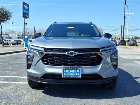 New 2026 Chevrolet Trax RS image 2