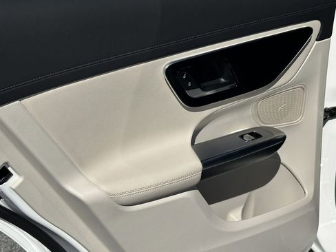 Certified 2024 Mercedes-Benz GLC 300 image 25