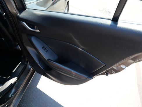 Used 2016 MAZDA MAZDA3 i Grand Touring FWD image 24
