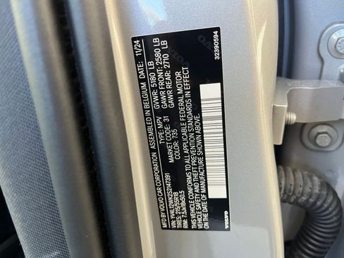 Used 2025 Volvo V60 B5 Cross Country Plus image 29