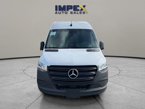 Used 2025 Mercedes-Benz Sprinter 2500 image 8