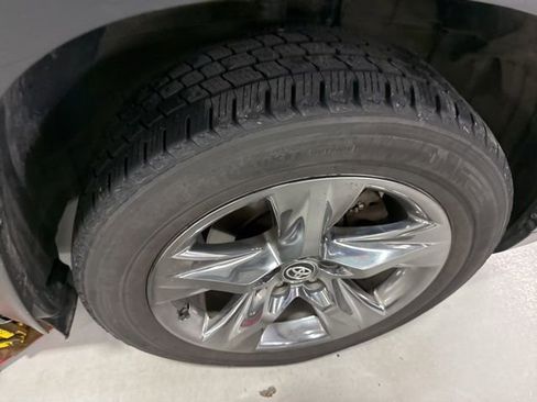 Certified 2018 Toyota Highlander Limited Platinum image 10