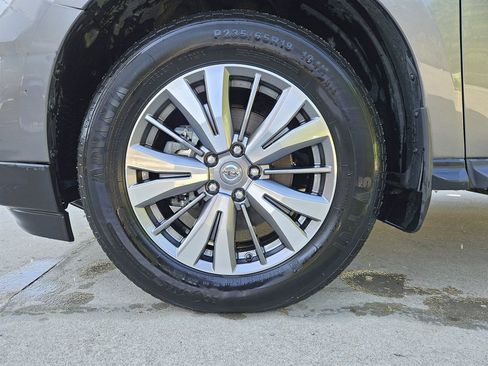 Used 2019 Nissan Pathfinder S image 5