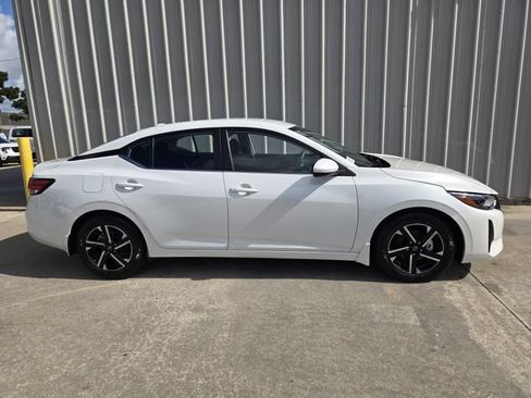 Used 2025 Nissan Sentra SV FWD image 7