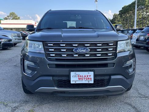 Used 2016 Ford Explorer XLT w/ Equipment Group 202A AWD/4WD image 2