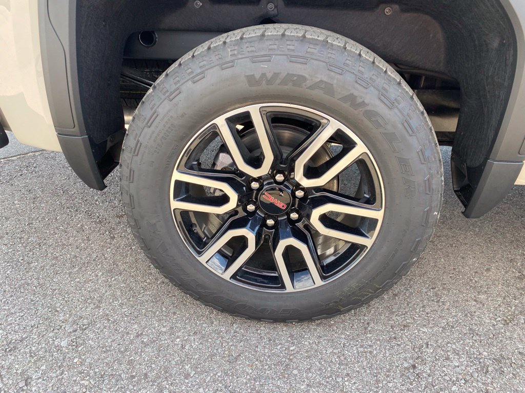 New 2026 GMC Sierra 1500 AT4 w/ AT4 Premium Package AWD/4WD image 9