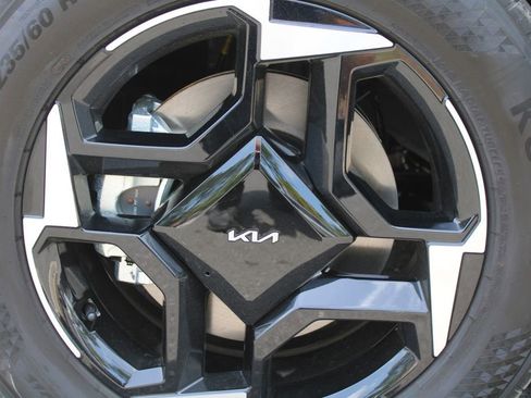 New 2026 Kia Sportage EX image 18