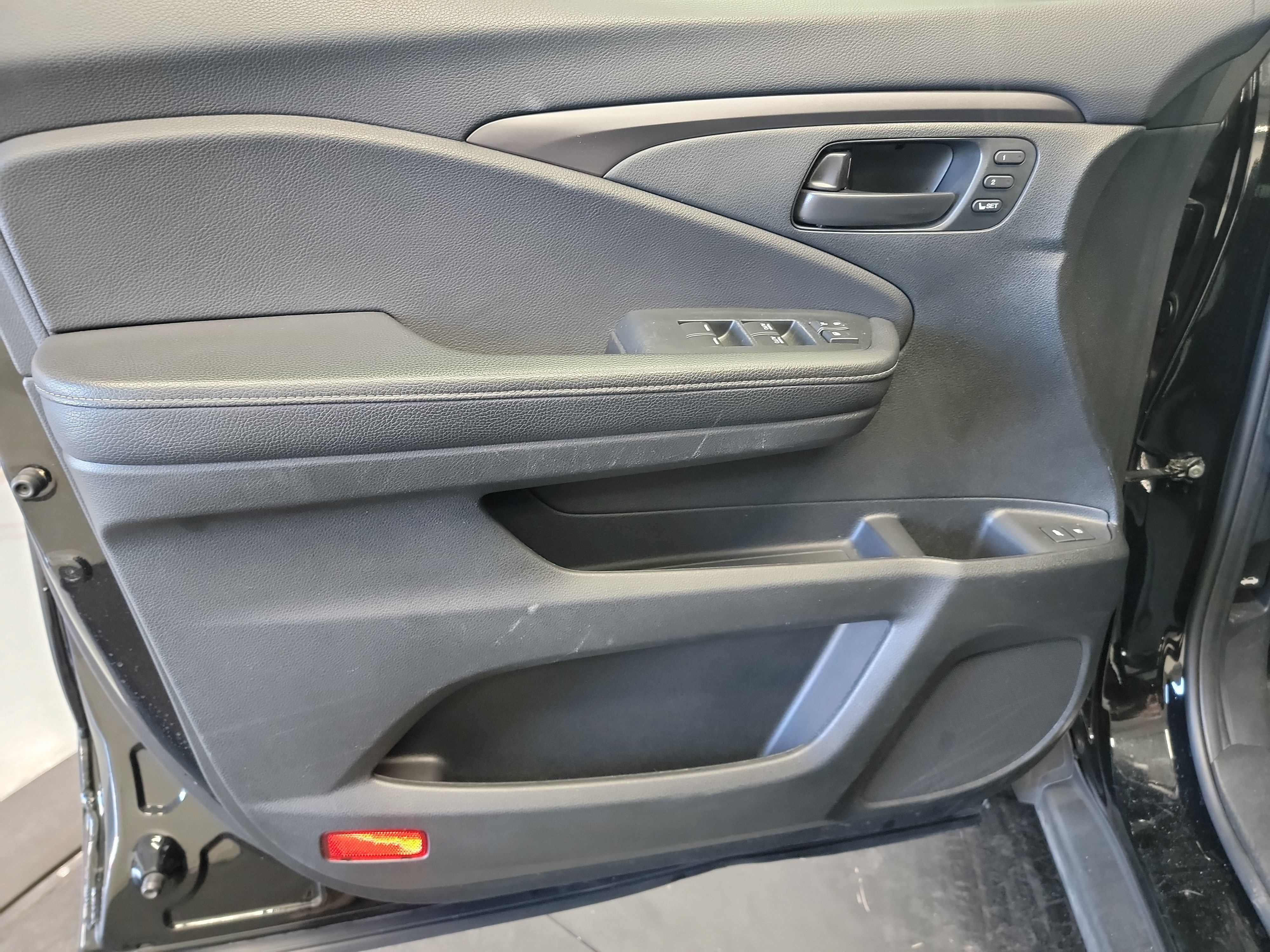 Used 2023 Honda Passport EX-L image 13