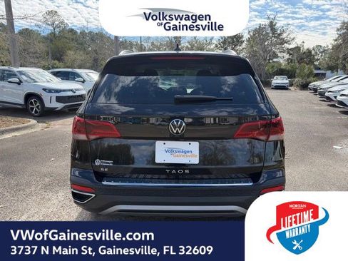 Used 2022 Volkswagen Taos SE image 5