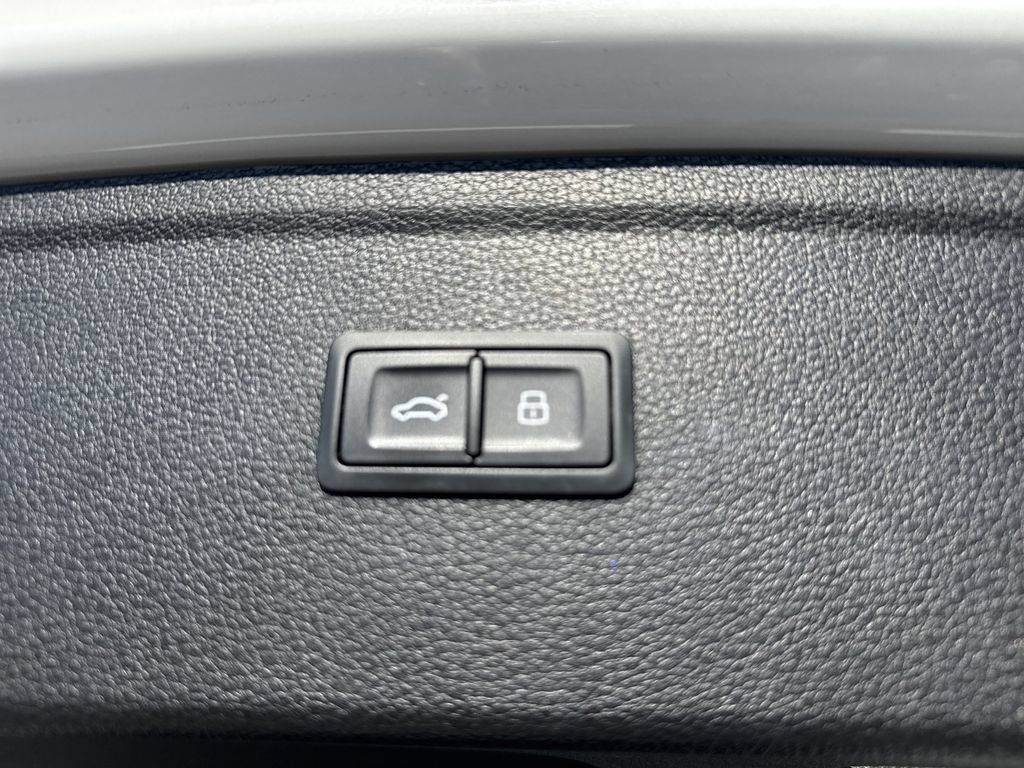 Used 2022 Audi SQ5 Premium w/ Convenience Package AWD/4WD image 32