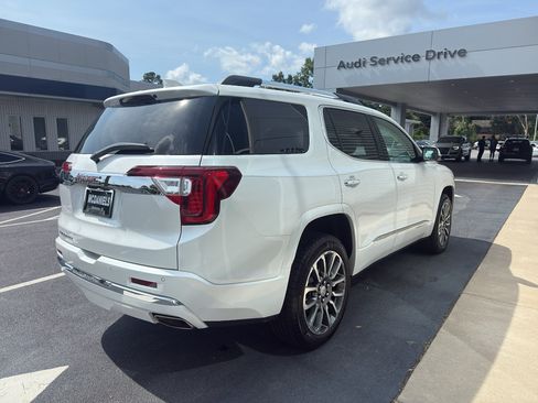 Used 2021 GMC Acadia Denali w/ Denali Technology Package FWD image 6