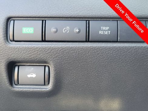 Used 2025 Nissan Sentra SV FWD image 18