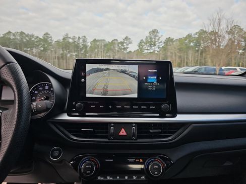 Used 2023 Kia Forte GT-Line w/ GT-Line Premium Package image 23