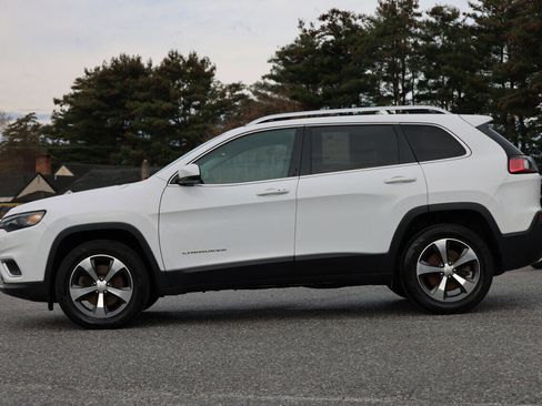 Used 2019 Jeep Cherokee Limited image 2
