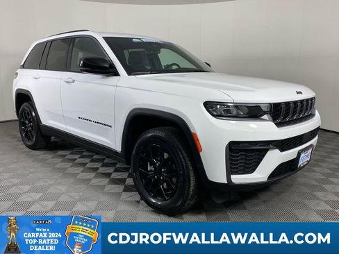 New 2026 Jeep Grand Cherokee Altitude AWD/4WD image 1