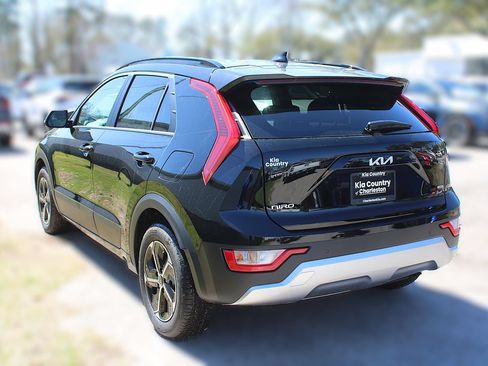 New 2026 Kia Niro EX FWD image 11