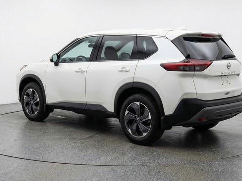 Used 2025 Nissan Rogue SV FWD image 6