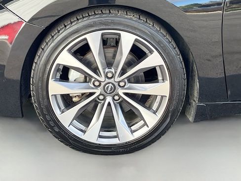 Used 2023 Nissan Maxima Platinum w/ Sport Mat Group FWD image 34