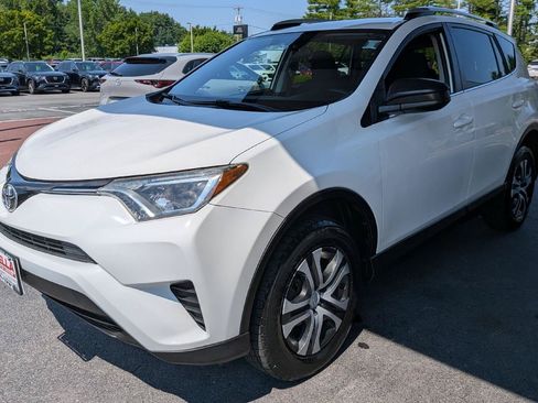 Used 2016 Toyota RAV4 LE AWD/4WD image 4