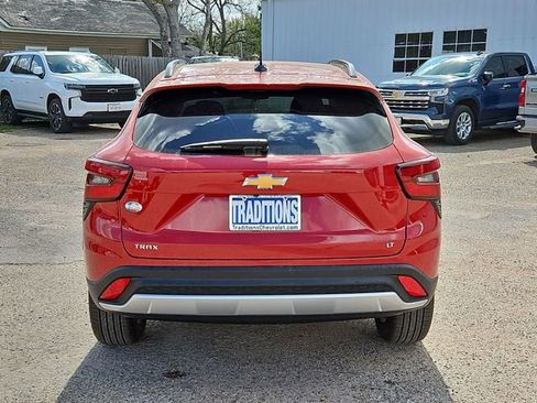 New 2026 Chevrolet Trax LT w/ Driver Confidence Package FWD image 39