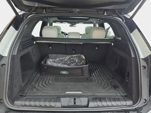 Used 2025 Land Rover Range Rover Sport SE image 14