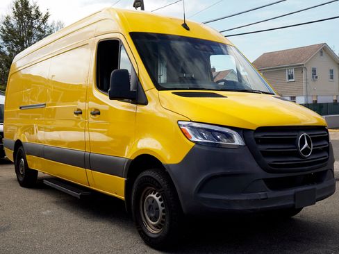 Used 2021 Mercedes-Benz Sprinter 2500 image 7