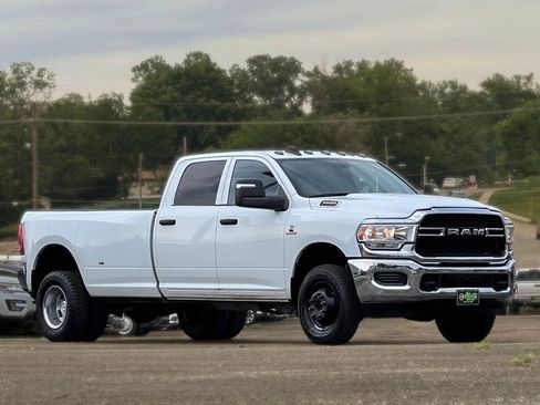 Used 2024 RAM 3500 Tradesman w/ Chrome Appearance Group AWD/4WD image 1