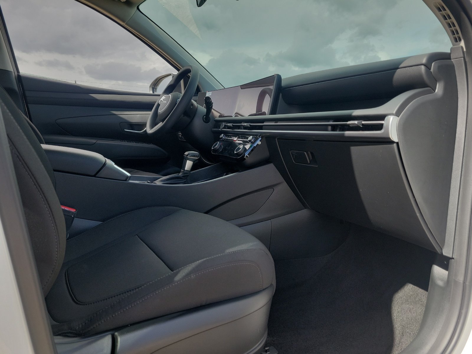 New 2026 Hyundai Tucson Limited AWD/4WD image 17