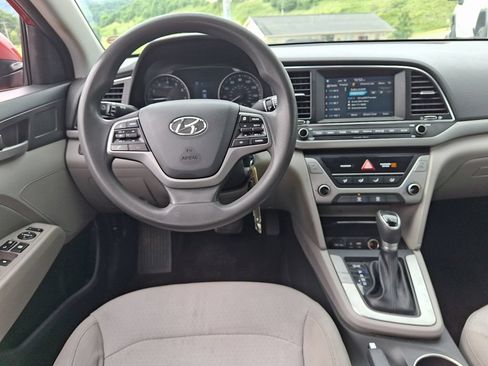 Used 2018 Hyundai Elantra SEL FWD image 11