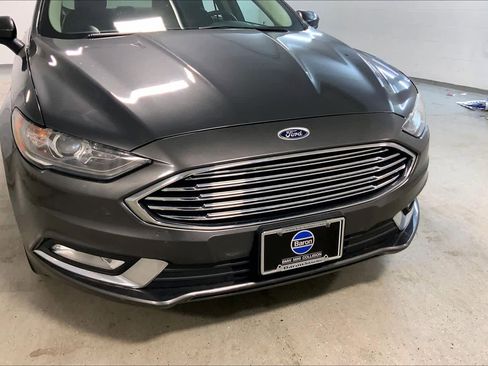Used 2017 Ford Fusion SE w/ Equipment Group 201A image 32