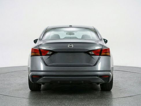 Used 2025 Nissan Altima 2.5 SV image 7