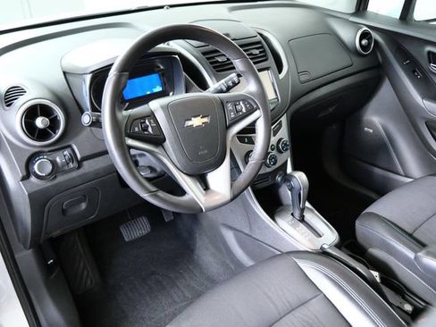 Used 2016 Chevrolet Trax LT w/ LT Sun and Sound Package AWD/4WD image 3