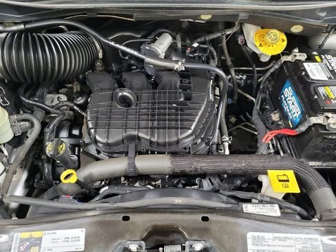 Used 2019 Dodge Grand Caravan GT w/ Safety Sphere Group FWD image 30