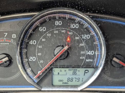 Used 2015 Toyota RAV4 Limited FWD image 26