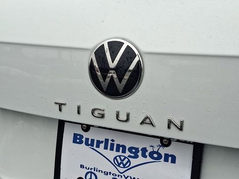 Certified 2022 Volkswagen Tiguan SE image 30