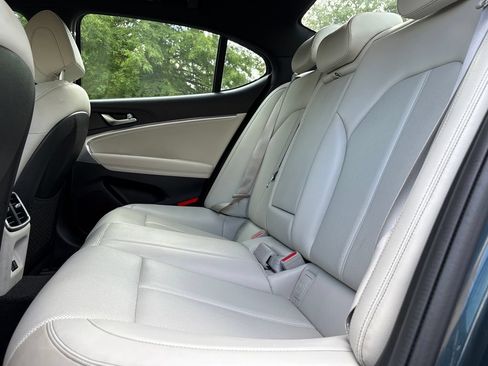 Used 2024 Genesis G70 2.5T RWD image 26