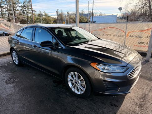 Used 2019 Ford Fusion SE image 7