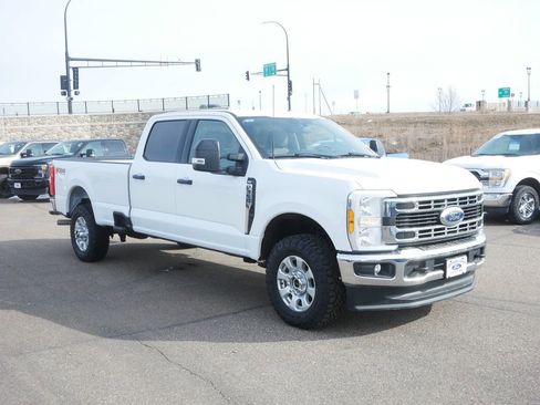 Used 2023 Ford F350 XLT w/ FX4 Off-Road Package image 3