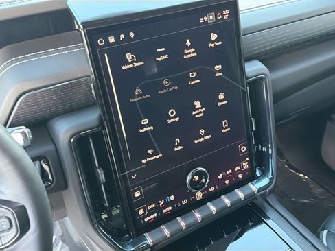 Used 2025 GMC Yukon AT4 Ultimate image 29