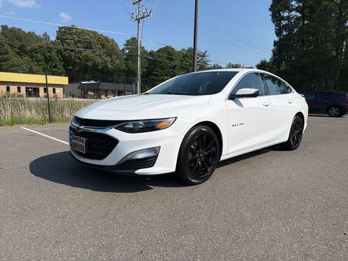 Used 2024 Chevrolet Malibu RS FWD image 2