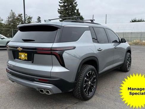 Used 2025 Chevrolet Traverse LT w/ Sun and Wheel Package image 4