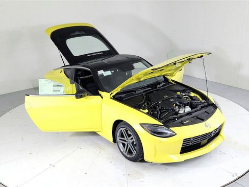 Used 2024 Nissan Z Sport w/ Floor Mat Package RWD image 44