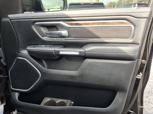 Used 2019 RAM 1500 Laramie image 12