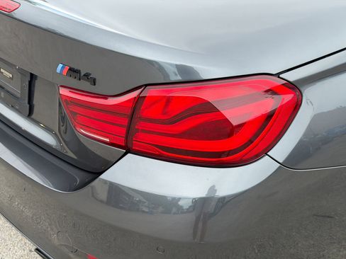 Used 2018 BMW M4 Convertible w/ Competition Package RWD image 27