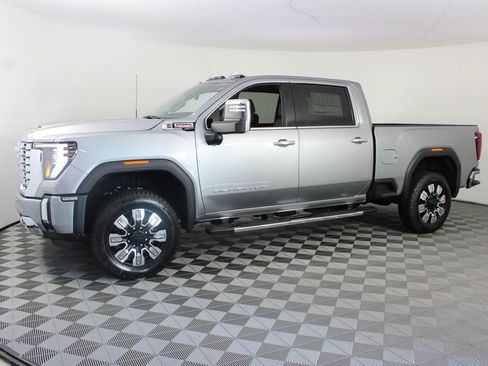 New 2026 GMC Sierra 2500 Denali w/ Denali Reserve Package AWD/4WD image 2